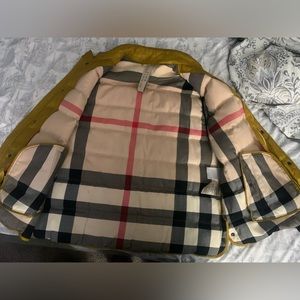Men’s Burberry Vest-Size XXL